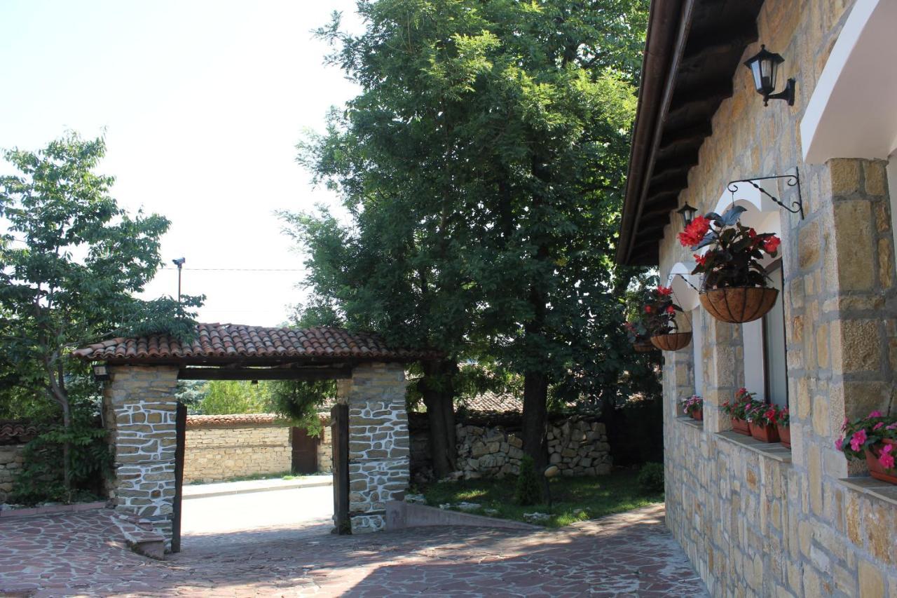 Hotel Izvora - Garden Retreat Arbanasi Bagian luar foto