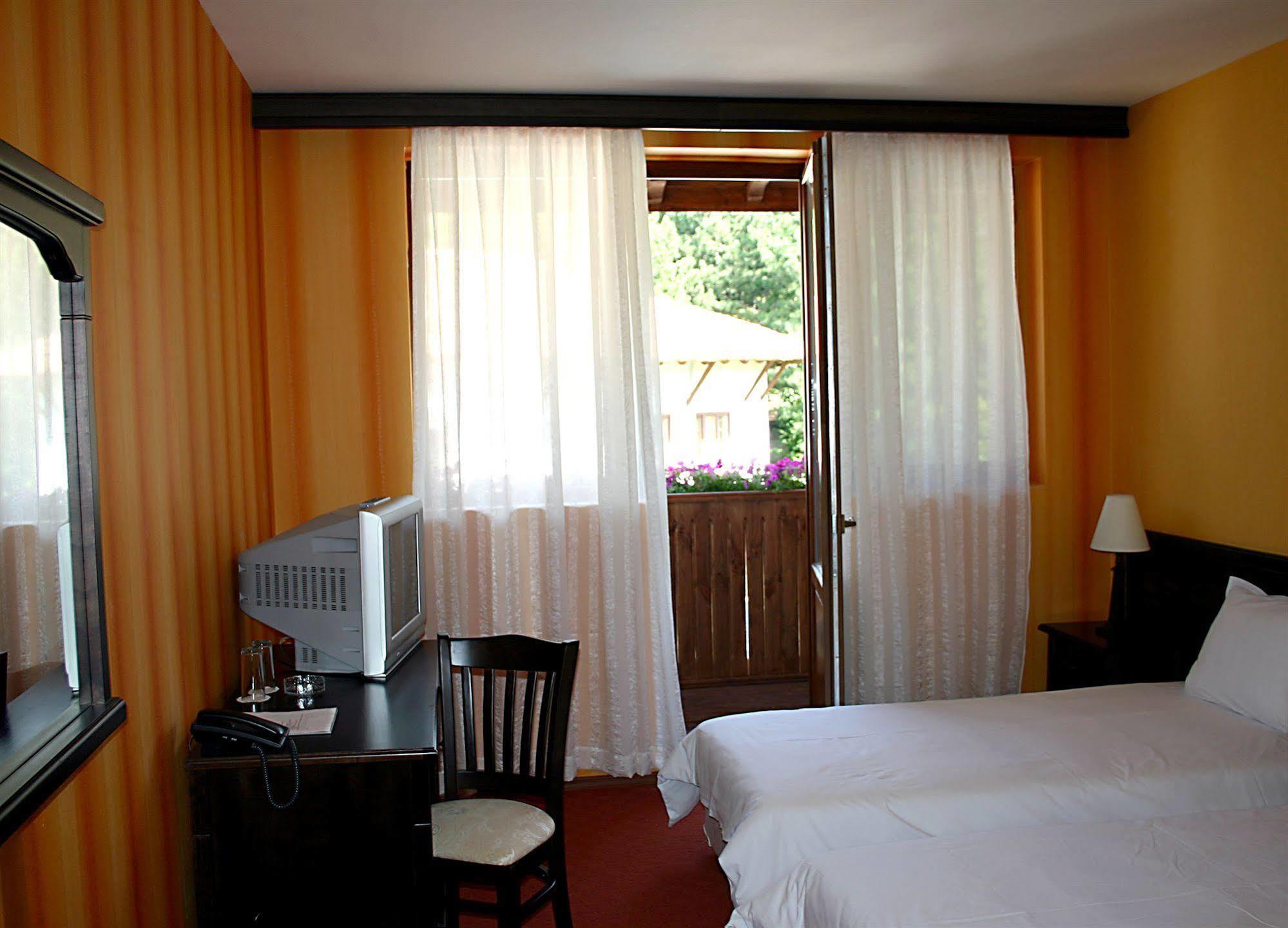 Hotel Izvora - Garden Retreat Arbanasi Bagian luar foto