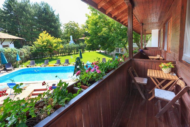 Hotel Izvora - Garden Retreat Arbanasi Bagian luar foto